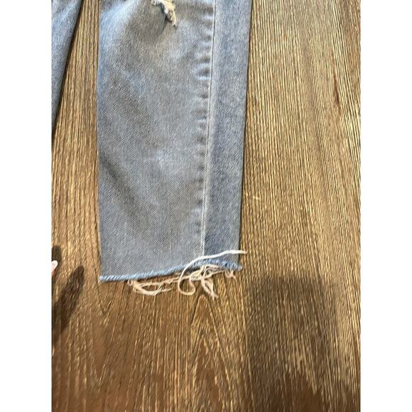 SO High-Rise Curvy Mom Jeans Destruct Button Fly Raw Hem Denim Blue Size 3/26W - Picture 4 of 11